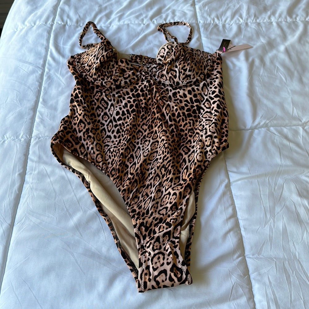NWT Victoria’s Secret one piece open back swimsuit Medium